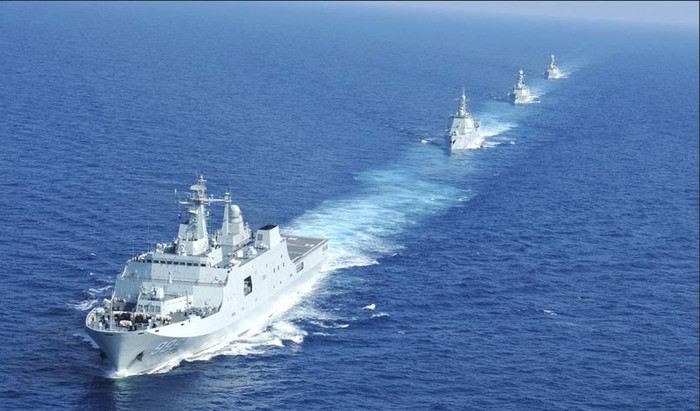 Biên đội tàu chiến này có tàu vận tải đổ bộ Type 071 ỉnh Cương Sơn, tàu khu trục tên lửa Lan Châu, tàu hộ vệ tên lửag Ngọc Lâm, tàu hộ vệ tên lửa Hoành Thủy.